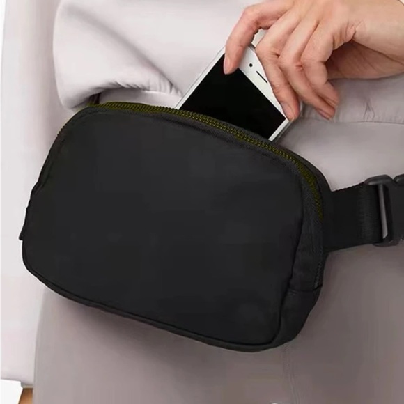 Black belt bag - Picture 2 of 2